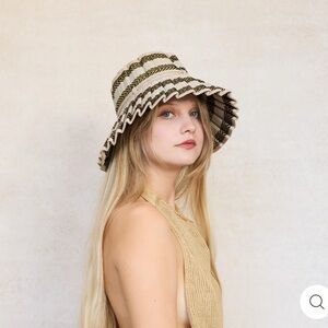 NWT Lorna Murray Inlet Hat
